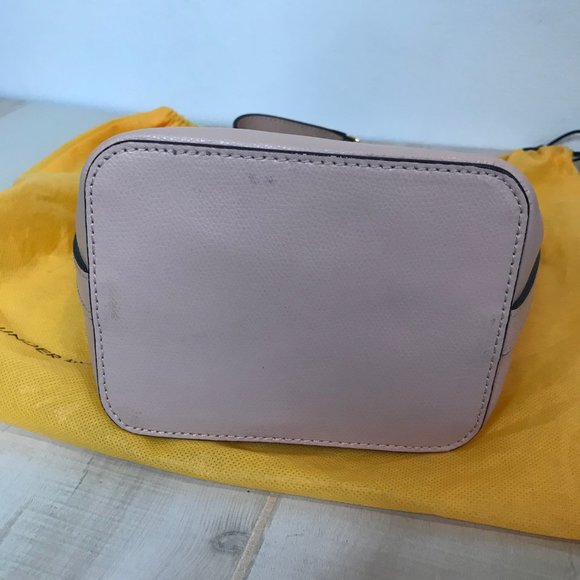 Valentino by Mario Valentino Bucket Bag Crossbody Purse Pink Leather Gold Chain - Picture 7 of 11